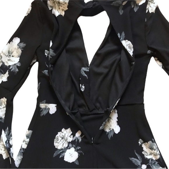 NWT Socialite Harper Floral Flared Sleeve Mini Dress sz XS - Picture 6 of 15